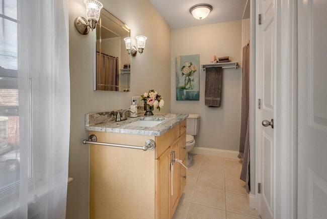 Building Photo - 2 Melvin St