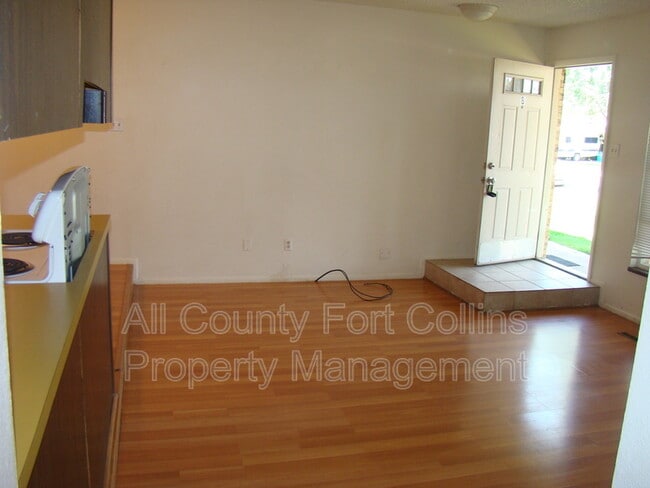 Building Photo - 1719 Larch St