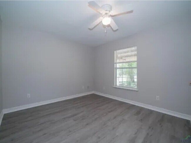 Building Photo - 3 Bedroom Single Family Home in Jefferson