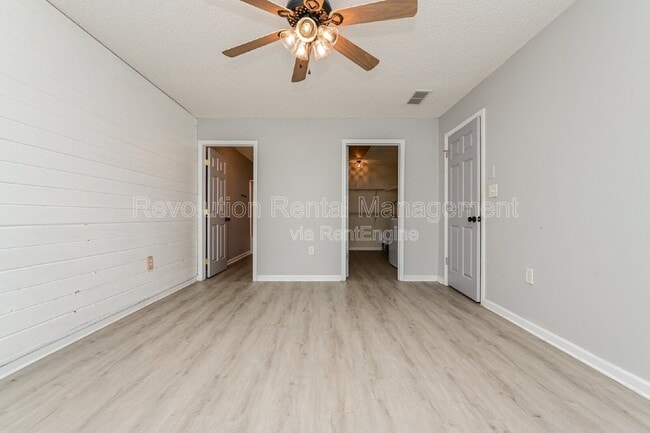 Building Photo - 1740 Summerwoods Ln
