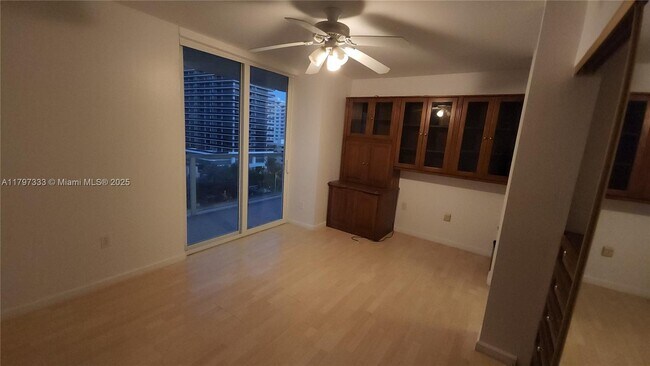 Building Photo - 5900 Collins Ave