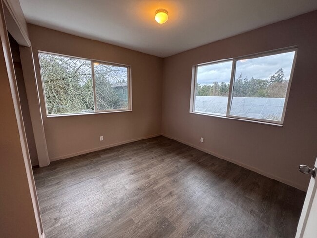 Building Photo - 28305 99th Ave SW