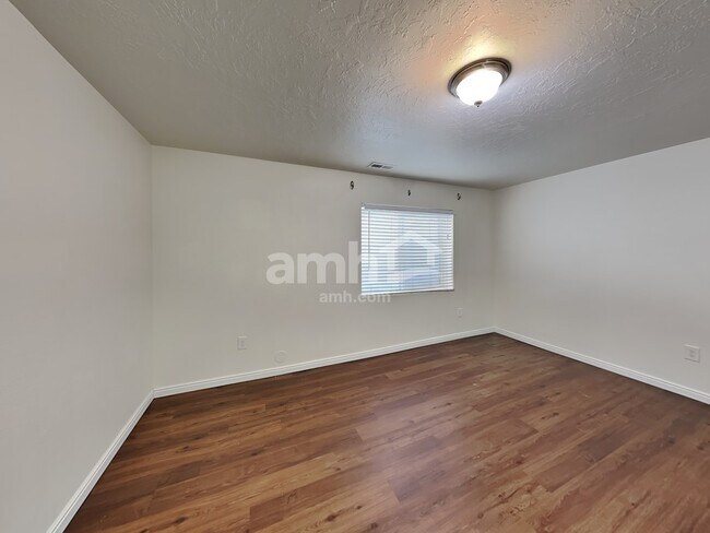 Building Photo - 4096 Juniper Hills Dr