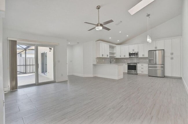 Building Photo - 5230 Woodruff Ln