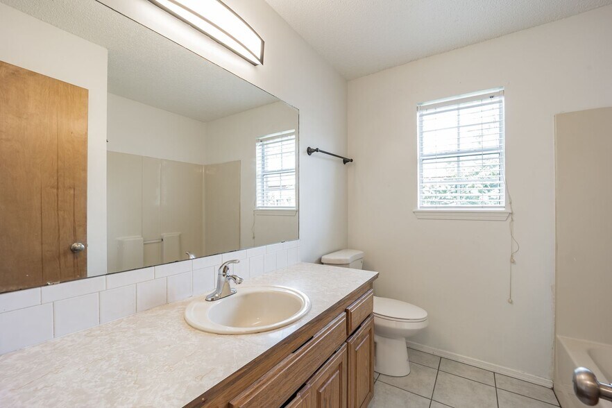Building Photo - 4307 W Beaver Ln