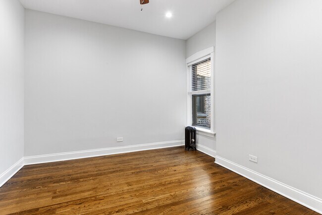 Building Photo - 4703 N Albany Ave