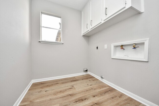 Building Photo - 9114 Spellman Rd