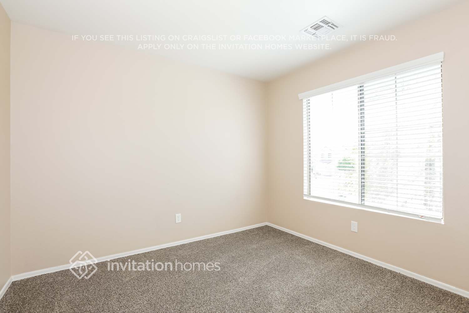 Building Photo - 10820 E Arcadia Ave