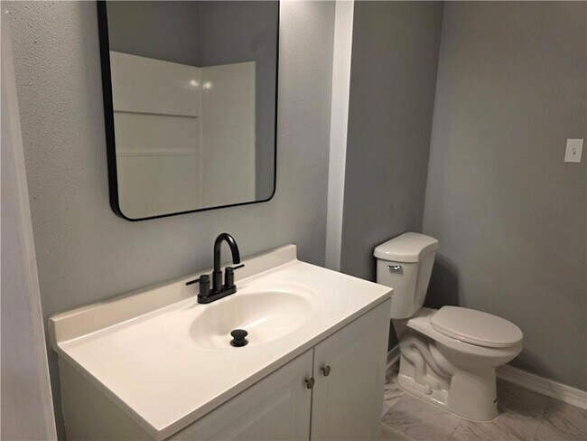 Building Photo - 111 Heather Dr