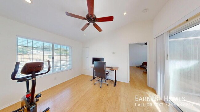 Building Photo - 5606 Las Virgenes Rd