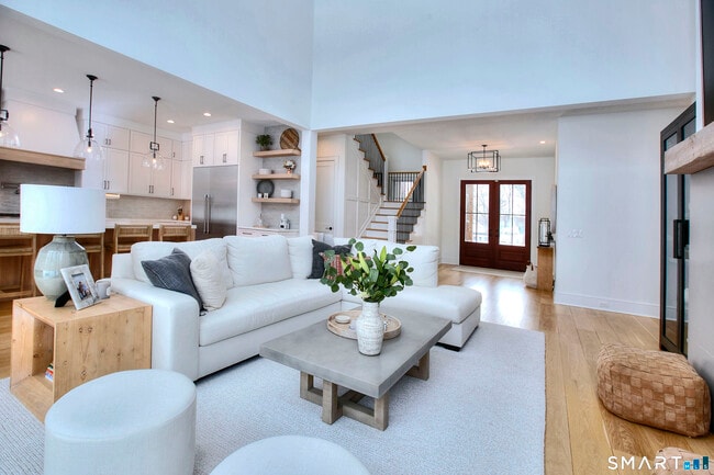 Building Photo - 32 Ridge Rd