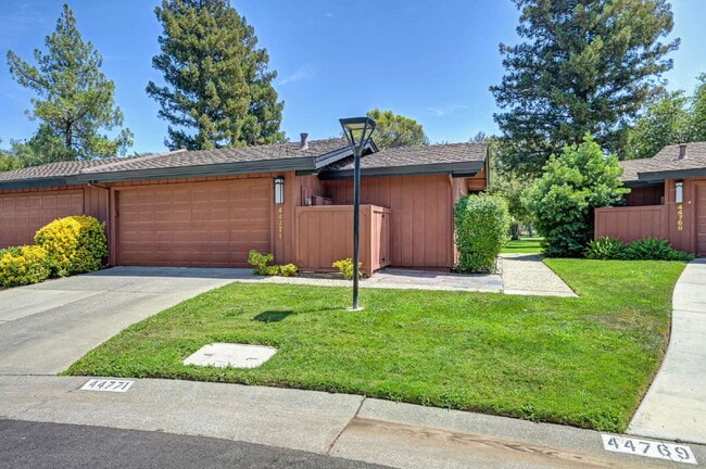 Building Photo - 44771 Garden Ct