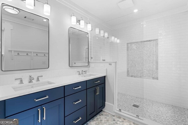 Building Photo - 795 St Charles Ave NE