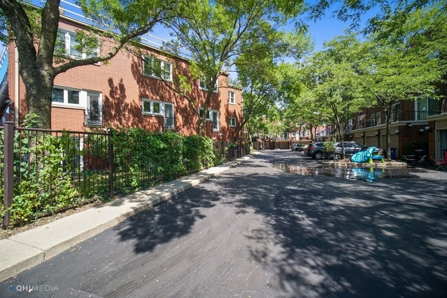 Building Photo - 1730 W Terra Cotta Pl