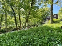 Building Photo - 154 Silvermine Ave