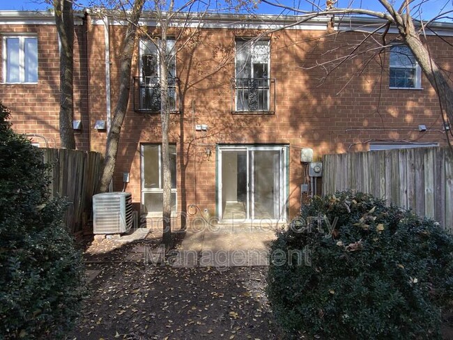 Building Photo - 53 Maple Dr