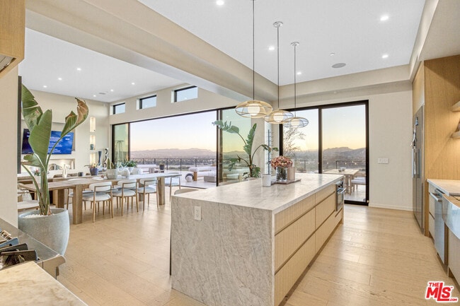 Building Photo - 22570 S Summit Ridge Cir