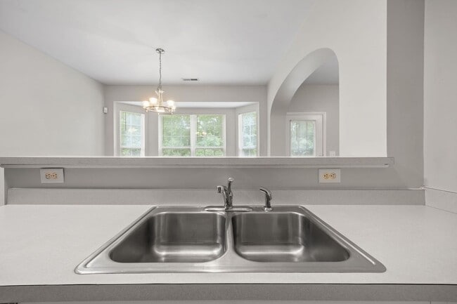 Building Photo - Charming 3-Bedroom Home,  minutes from Downtown Durham & Duke, Pet Friendly!