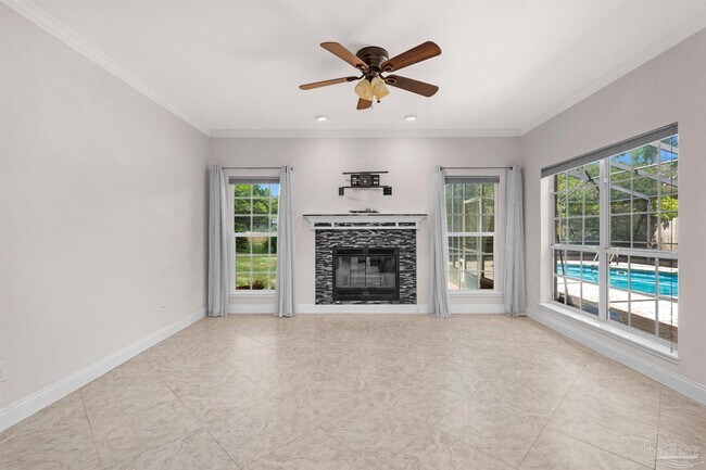 Building Photo - 8731 Thunderbird Dr