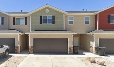 Building Photo - Charming 3 Bedroom Townhome with 2.5 Baths & 2 Car Garage in Cedar City, Utah!