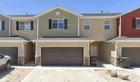 Building Photo - Charming 3 Bedroom Townhome with 2.5 Baths & 2 Car Garage in Cedar City, Utah!