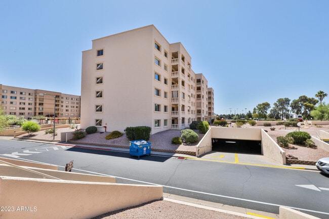 Building Photo - 7920 E Camelback Rd