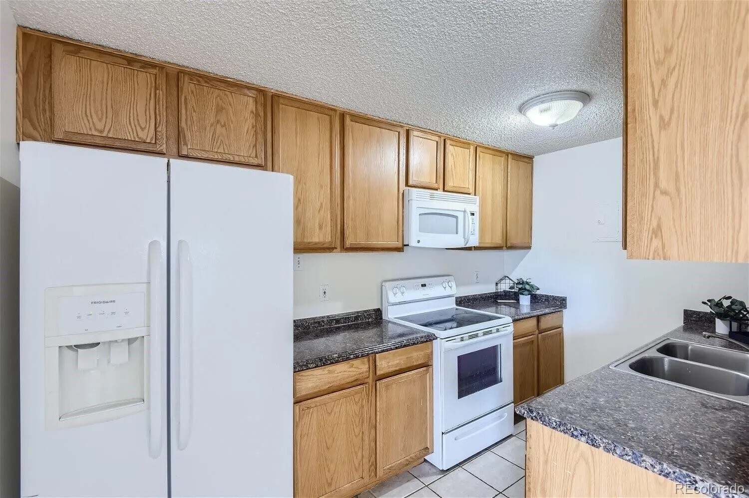 Kitchen - 2225 Buchtel Blvd S