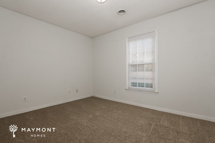 Building Photo - 213 Berkshire Dr