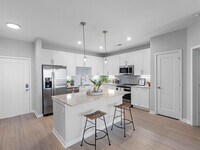 Building Photo - Bainbridge Bayview