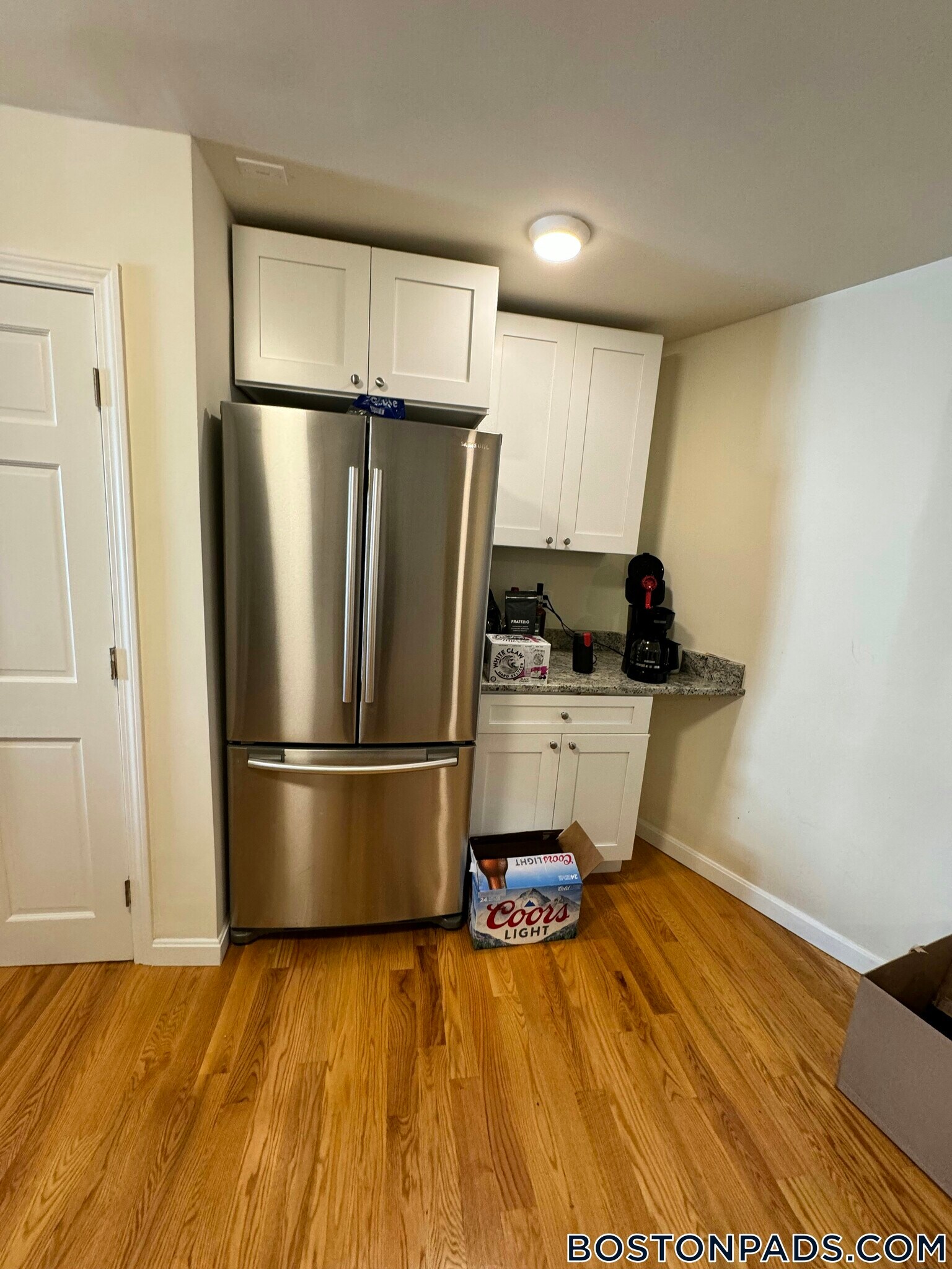 Building Photo - 525 E 3rd St