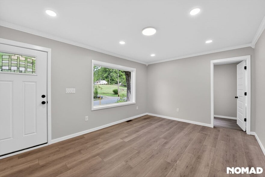 Building Photo - 866 Wellman St