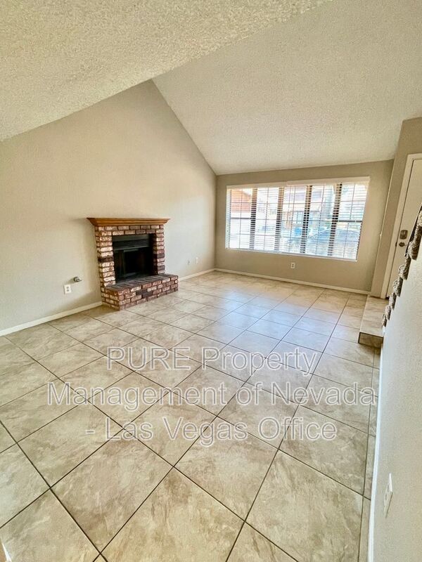Building Photo - 2650 Sumac Ln