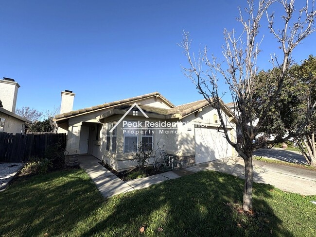 Building Photo - Charming 3bd/2ba Elk Grove Home With 2 Car Garage!
