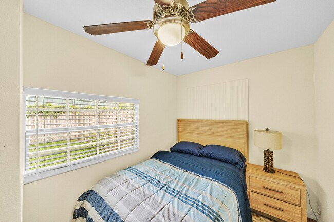Building Photo - 1350 Riverside Cir