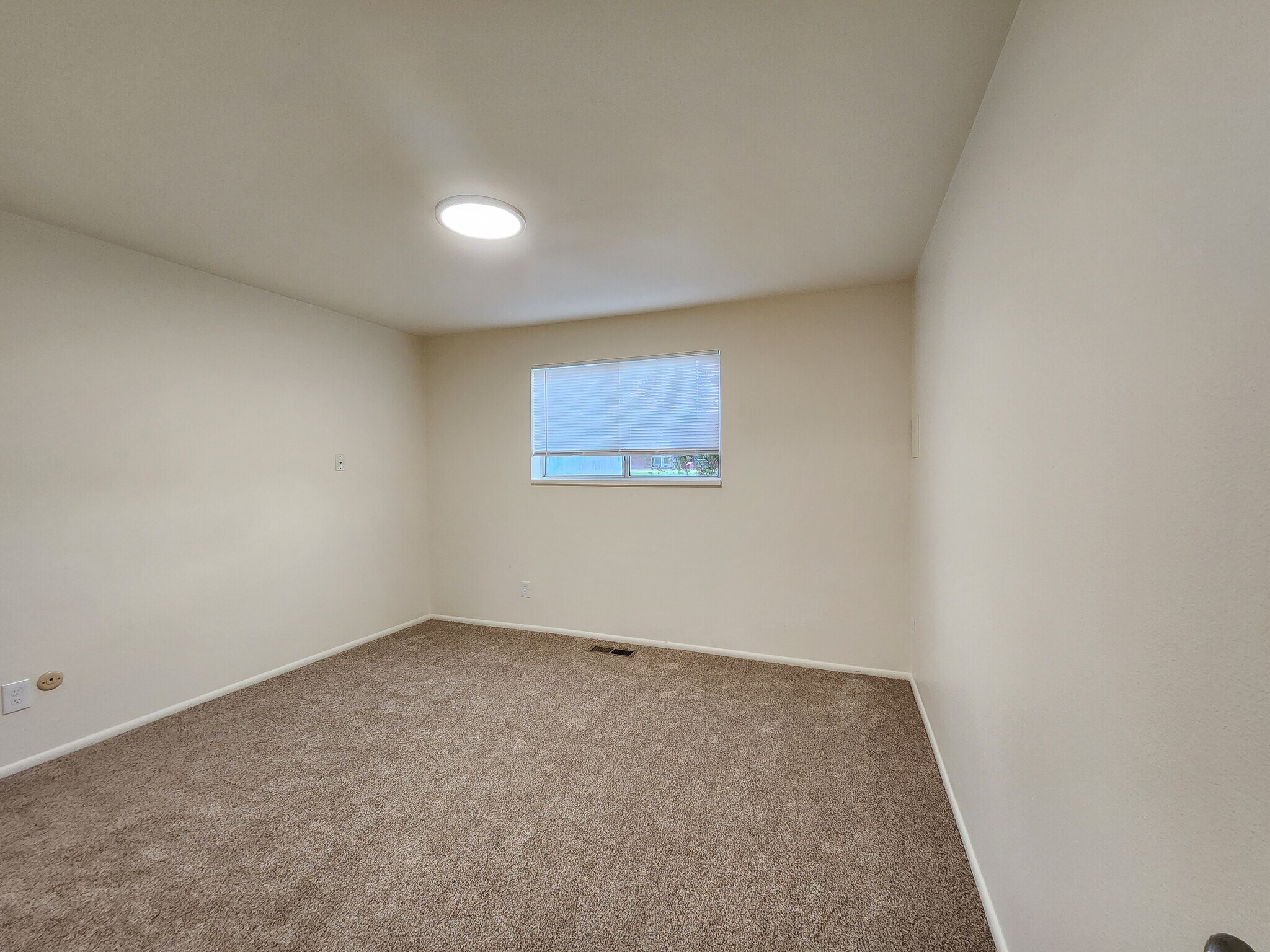 Building Photo - 361 E 650 N