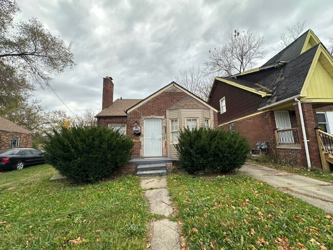 Primary Photo - 2 Bedroom 1 Bath Single Family Home For Le...