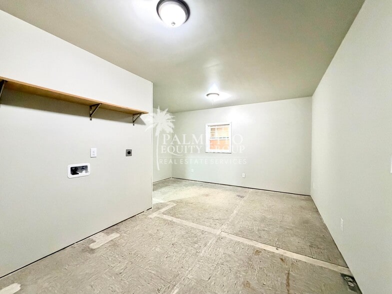 Building Photo - 1012 N Raleigh St