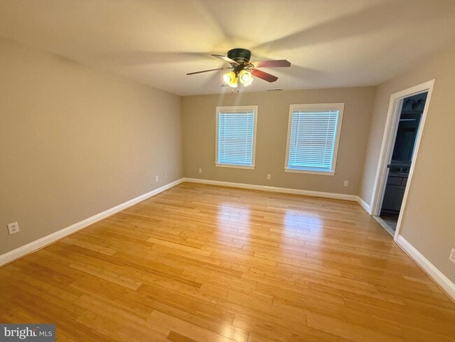 Building Photo - 728 18th St S