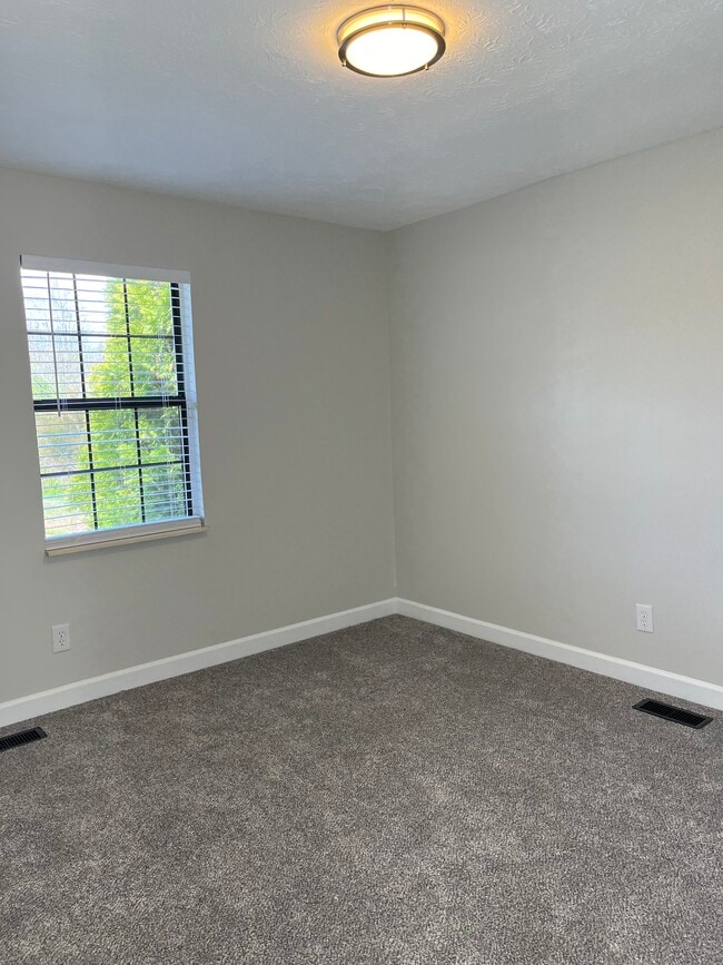 Building Photo - 1272 Gallaher Rd