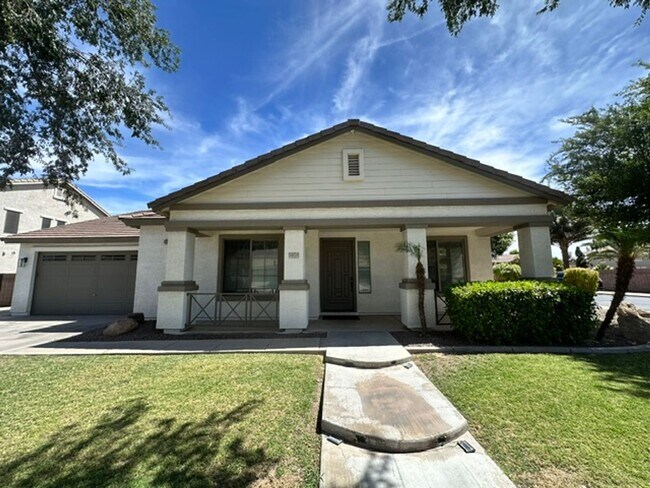Building Photo - Beautiful Remodeled Cortina Home, 2310 sq ft, 4-bed, 2-bath home with a bonus den.