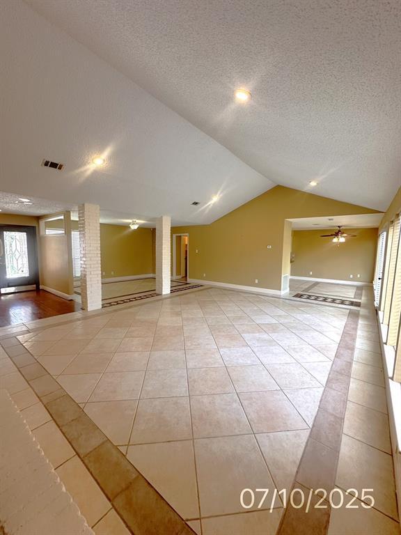 Building Photo - 20326 Spoonwood Dr