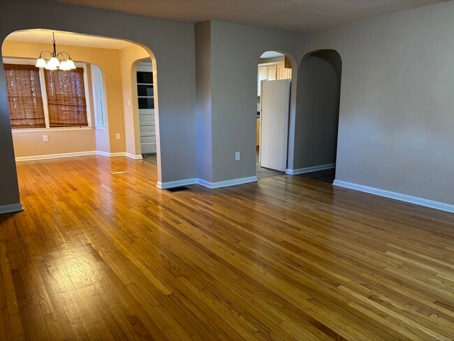 Building Photo - 897 Colonel Ledyard Hwy