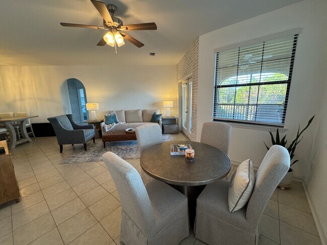 Building Photo - Gorgeous 3BD/2BA Waterfront Corner Unit in Gated Community!