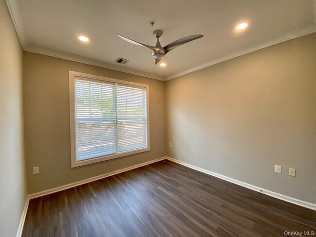 Building Photo - 311 Charles Pond Dr