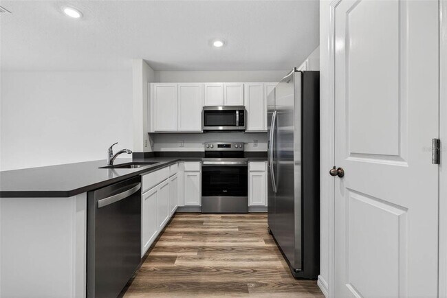 Building Photo - 31264 Paper Birch St