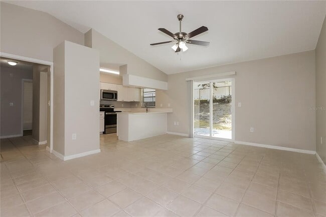 Building Photo - 5525 Southgrove Ct