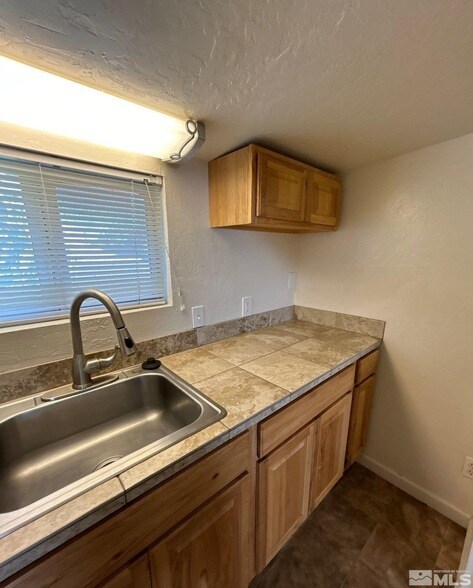 Building Photo - 538 1/2 6th Street Unit
