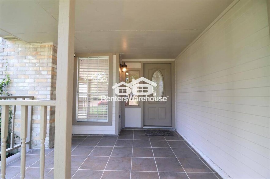 Building Photo - 16034 Barbarossa Dr