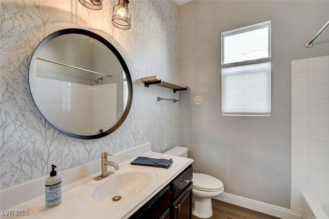 Building Photo - 2411 Winter Cliffs St