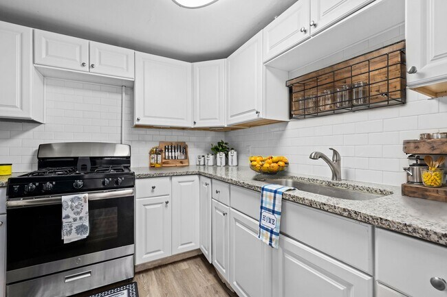 Interior Photo - Mayfair - Remodeled Units - Must See! ***